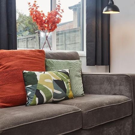 Haw Hill House - Modern 4 Bed Apartment Normanton  Екстериор снимка