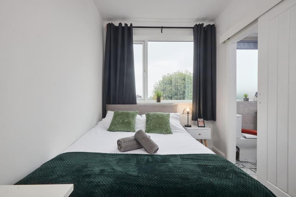 Haw Hill House - Modern 4 Bed Apartment Normanton  Екстериор снимка