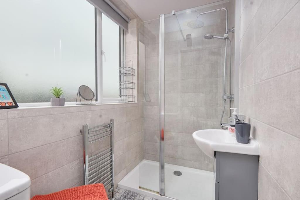 Haw Hill House - Modern 4 Bed Apartment Normanton  Екстериор снимка